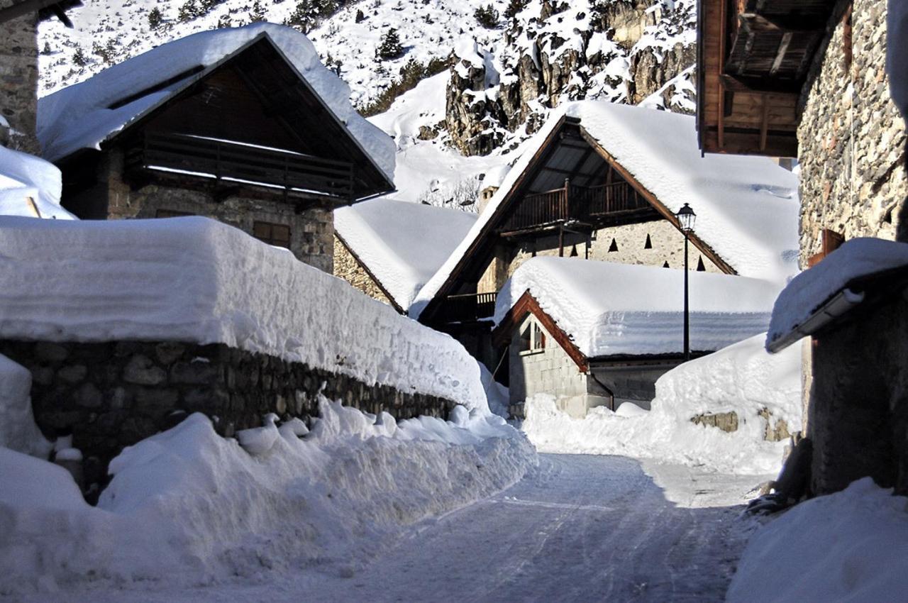 Maison Carail Nevache 14 Personnes Buitenkant foto
